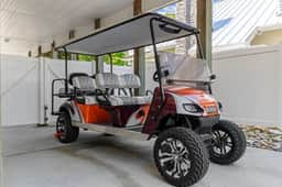 Amazing Pet-friendly Home- Heated pool, Hot Tub and Golf Cart
