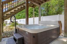 Amazing Pet-friendly Home- Heated pool, Hot Tub and Golf Cart