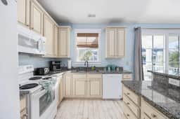 2/2 Townhome with North Beach Resort Access- Pools, Hot tubs, Pets Welcome