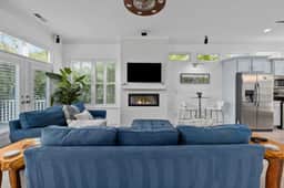Golf, Fish, Shop! Modern home with Heated Pool, Hot Tub and Elevator