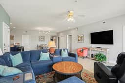 Tournament & Golf Ready: 3BR Villa w/ Private Ensuites & Elevators