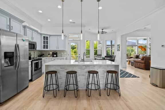 Golf, Fish, Shop! Modern home with Heated Pool, Hot Tub and Elevator