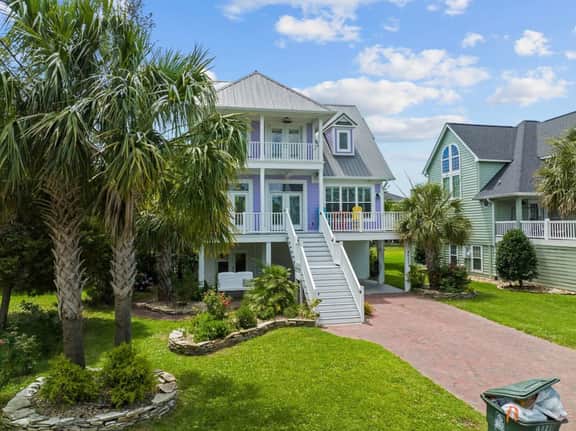 Golf, Fish, Shop! Modern home with Heated Pool, Hot Tub and Elevator