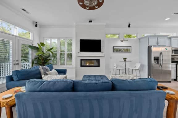 Golf, Fish, Shop! Modern home with Heated Pool, Hot Tub and Elevator