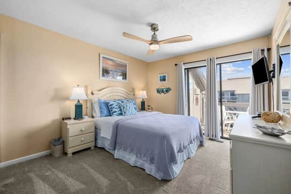 Golf! Ocean Views, Beachy Condo, Pools/Hot Tub- Shore Dr