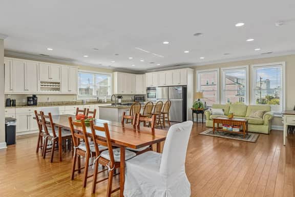 Golf Group Retreat | Sleeps 20, Pool, Beach Close - Image 2