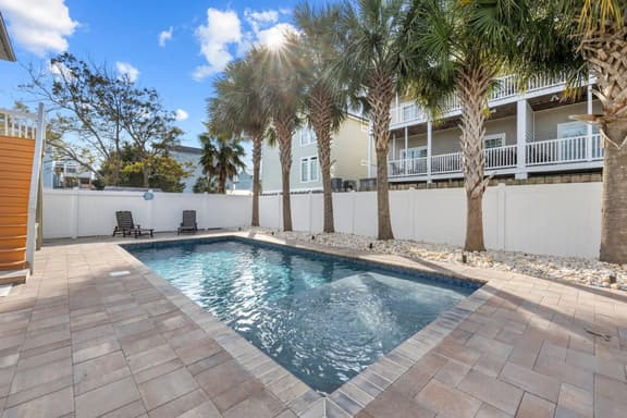 Golf Group House | Heated Pool, 2-Min to Beach - Image 1